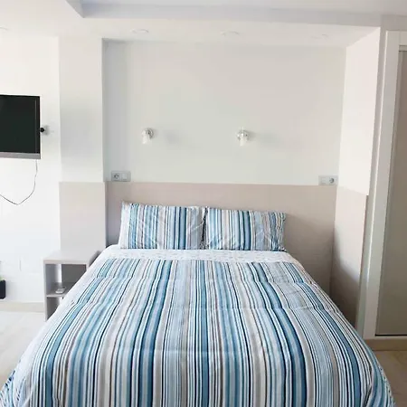 Апартаменты Modern & Stylish Loft With Breathtaking Views Free Wifi - Close To The Sea Малага