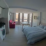 דירה Modern & Stylish Loft With Breathtaking Views Free Wifi - Close To The Sea מאלגה
