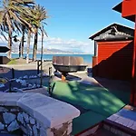 דירה Modern & Stylish Loft With Breathtaking Views Free Wifi - Close To The Sea