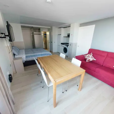 דירה Modern & Stylish Loft With Breathtaking Views Free Wifi - Close To The Sea מאלגה