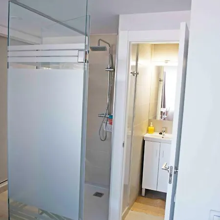 Апартаменты Modern & Stylish Loft With Breathtaking Views Free Wifi - Close To The Sea Малага